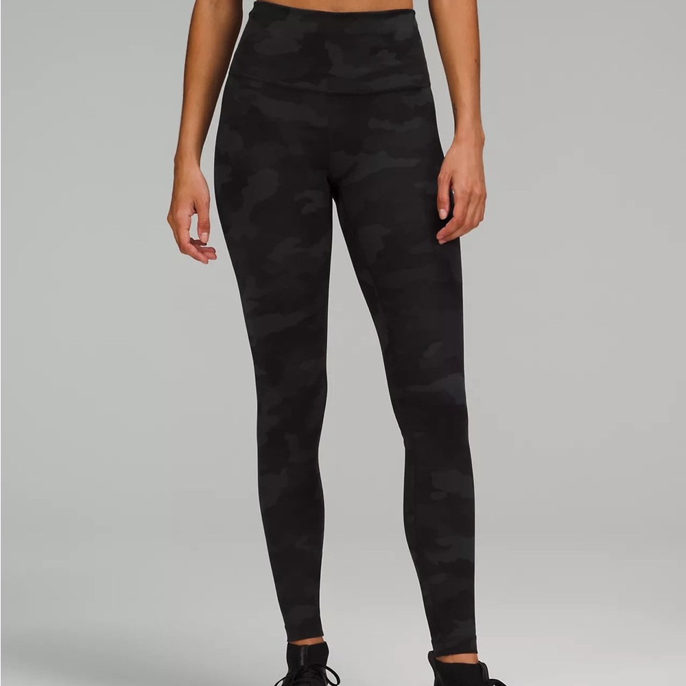 COPY - Lululemon size 6 Wunder Under Camo legging